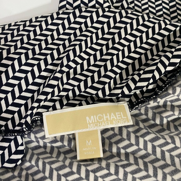 Michael Kors Chevron Print With Gold Chain Detail Blouse - Picture 3 of 8